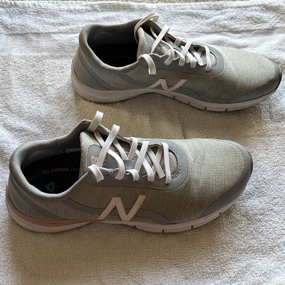 New Balance 711 Gray and White Shoes with Sofsole - Picture 2 of 12
